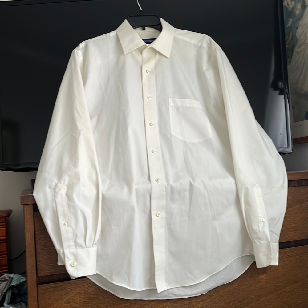 Brand new, beautiful men’s shirt by Christopher Hayes.
